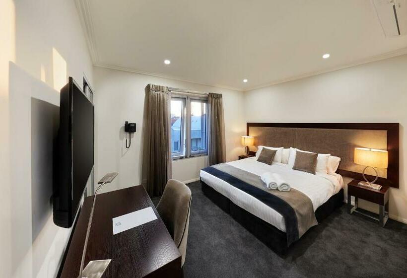 استودیوی استاندارد, Attika