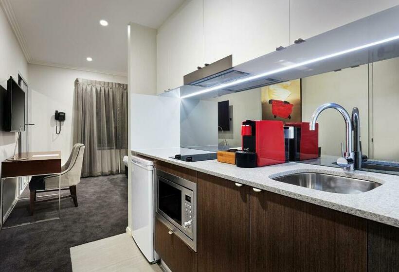 استودیوی استاندارد, Attika