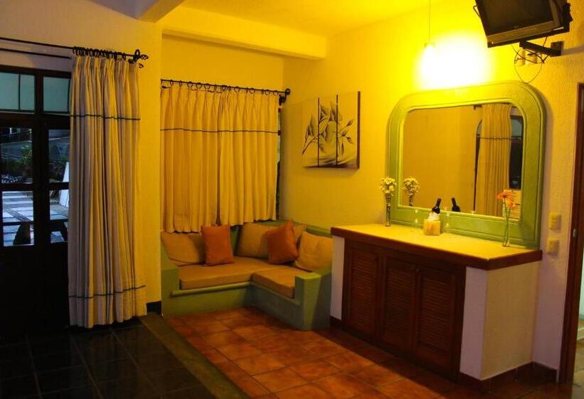 חדר סטנדרט לארבעה, Careyes Puerto Escondido