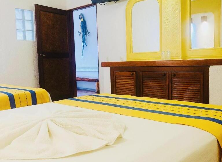 חדר קלאסי לארבעה, Careyes Puerto Escondido