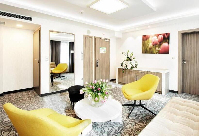 家庭小型套房, Golden Tulip Krakow Kazimierz