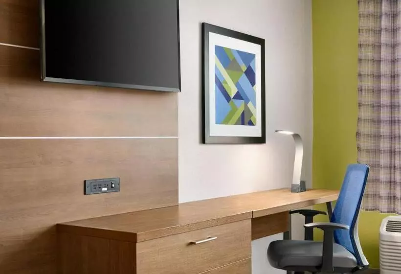 クイーンサイズベッドのスタンダードルーム, Holiday Inn Express & Suites Salisbury, An Ihg
