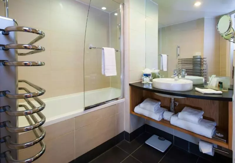 クイーンサイズベッドのスイートルーム, Holiday Inn Express & Suites Salisbury, An Ihg