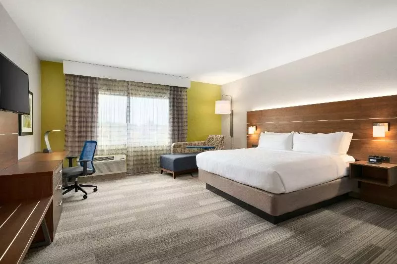 キングサイズベッドのスタンダードルーム, Holiday Inn Express & Suites Salisbury, An Ihg