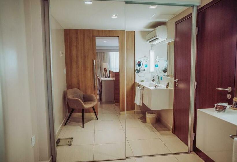 ジュニアスイート, Manaira