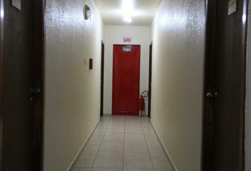 이코노미 트리플 룸, Oasis Chartouni