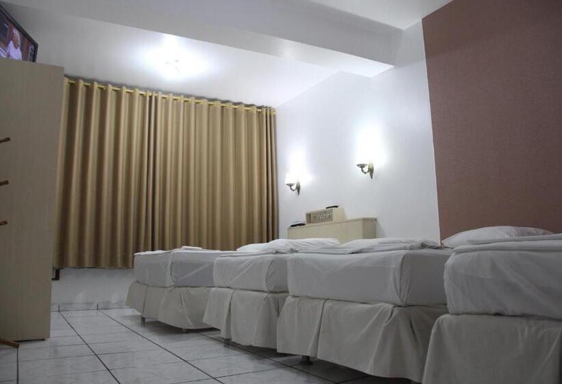 패밀리 룸, Oasis Chartouni