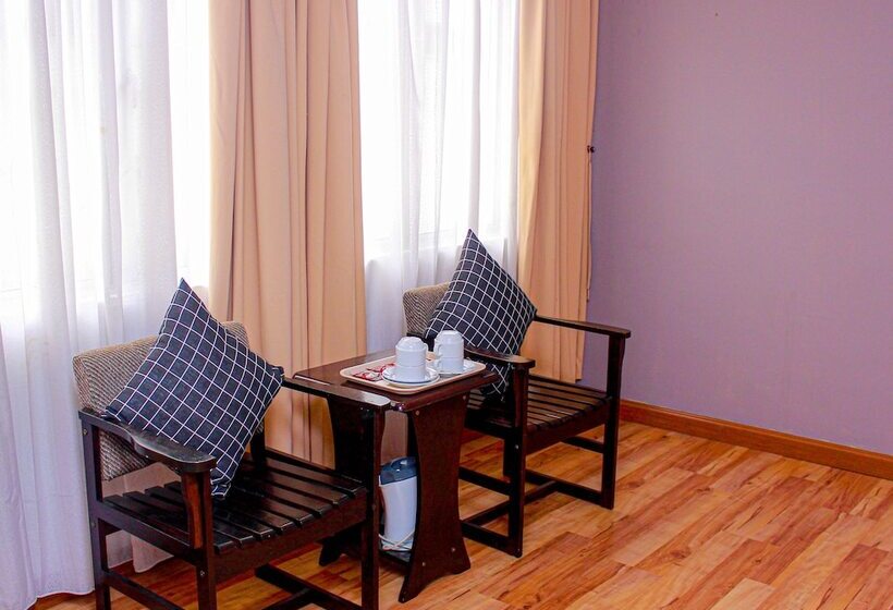 Quarto Familiar, Queenspark Lovita