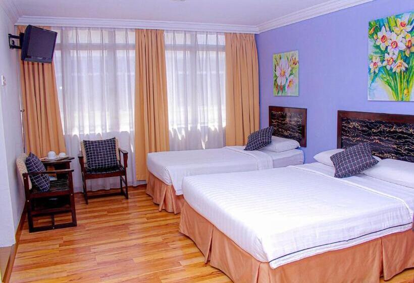 Suite Executiva, Queenspark Lovita