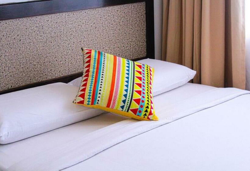 Quarto Familiar, Queenspark Lovita