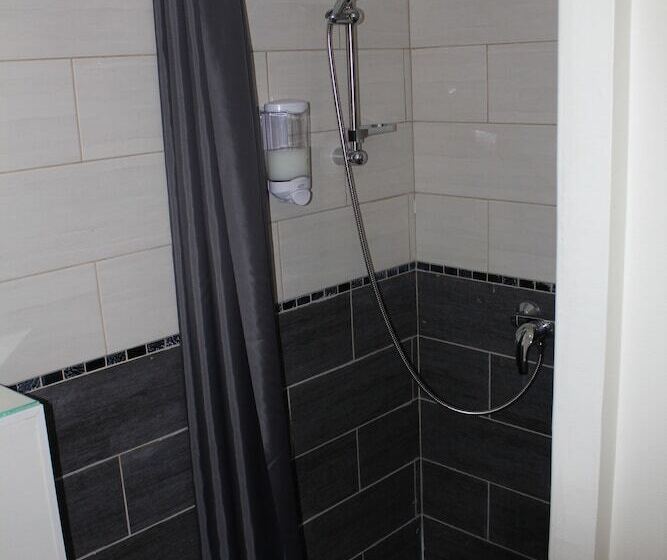 패밀리 룸, Saglam Hôtel