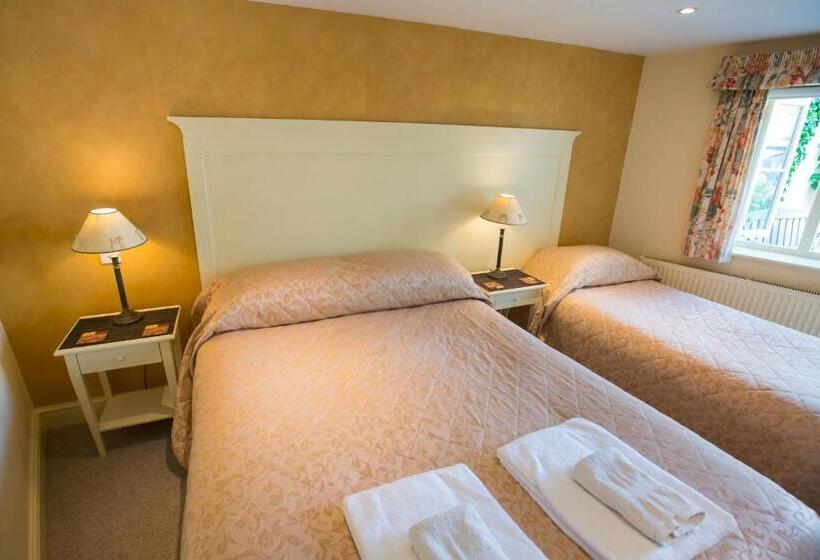 חדר משפחתי, The Talbot Inn