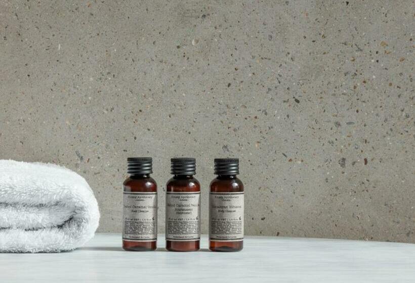 标准工作室, Leman Locke