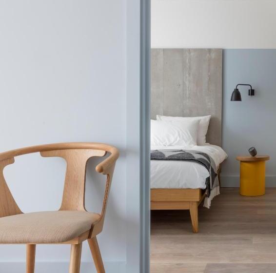 适合残疾人士使用的套间, Leman Locke