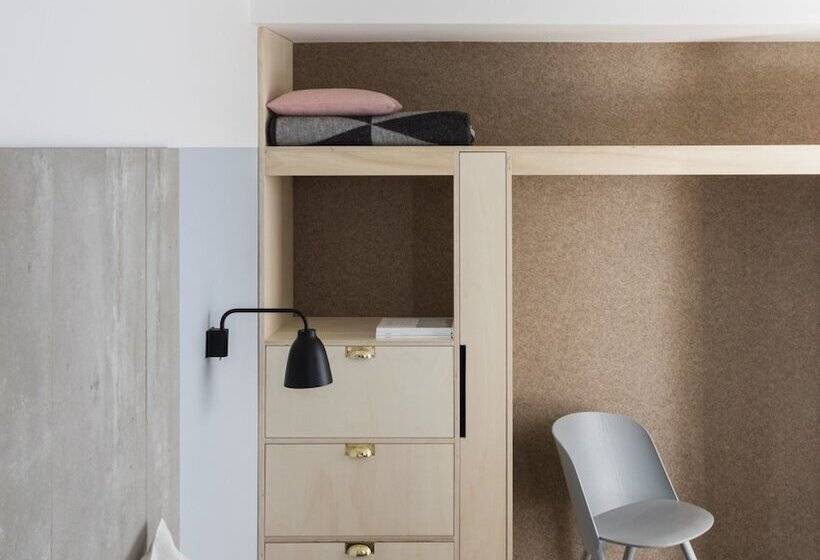 标准工作室, Leman Locke