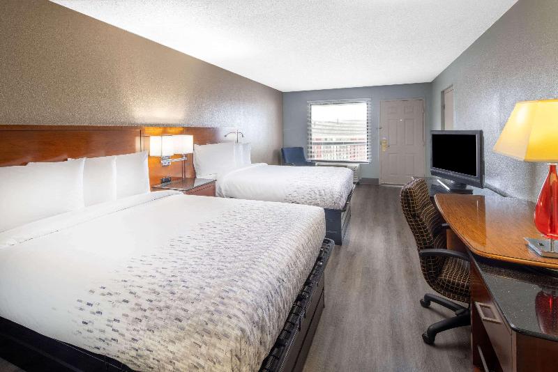 适合残疾人士使用的套间, Leman Locke