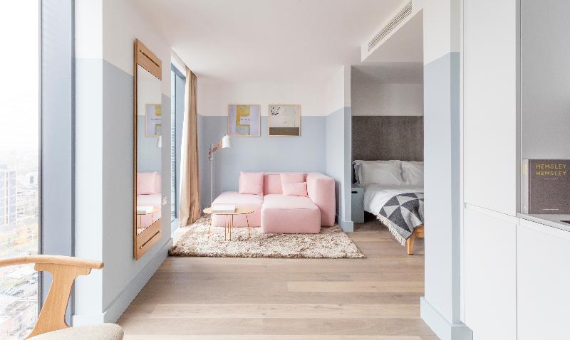 标准工作室, Leman Locke