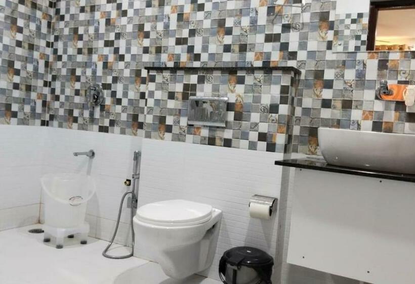 Deluxe Driepersoonskamer, Bagga Kuteer