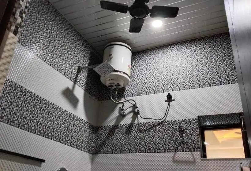 Chambre Quadruple Deluxe, Bagga Kuteer