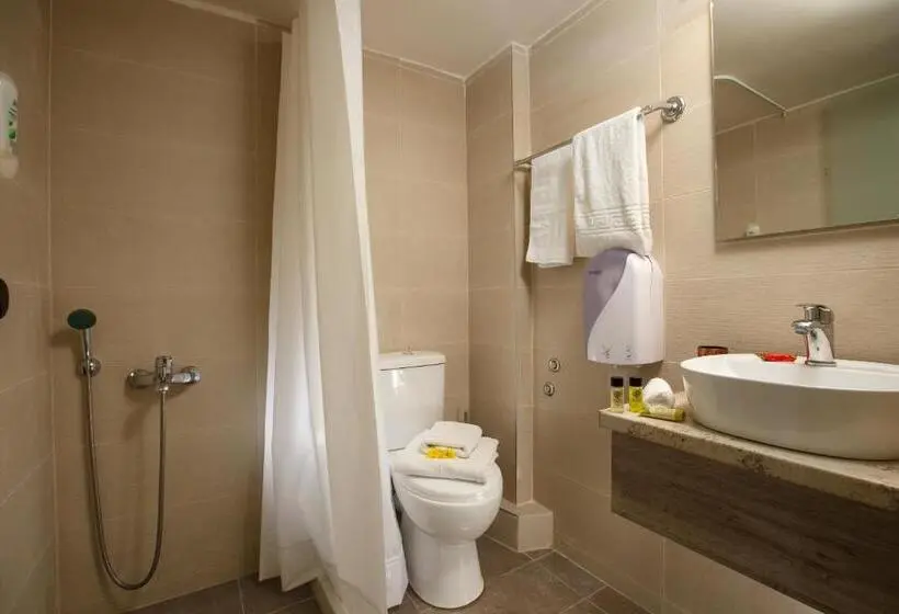 استودیو خانوادگی, Asterion Luxury Studios Airport