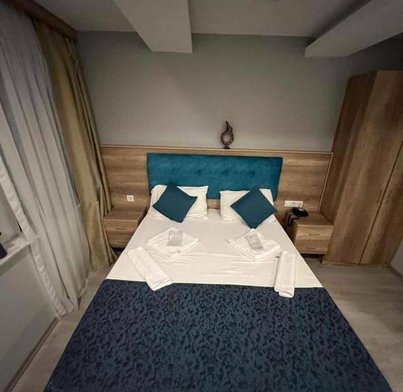 חדר סופריור לשלושה, Destinia Pera