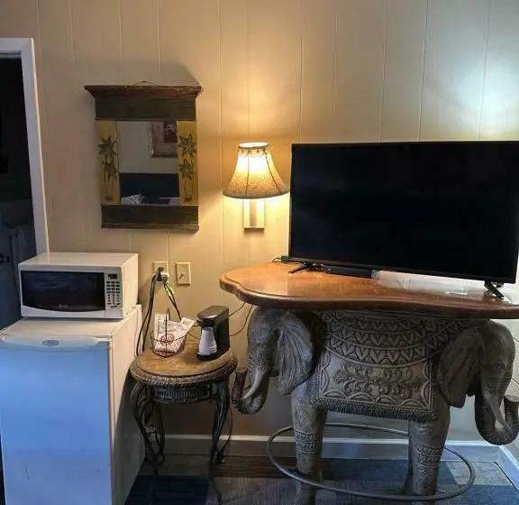 キングサイズベッドのスタンダードルーム, Sportsman S Lodge
