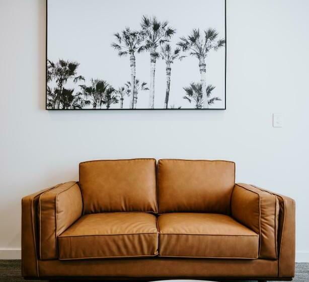 デラックスルーム, Peninsula Hotel Motel