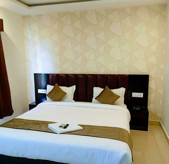 غرفة ديلوكس, Neelkanth