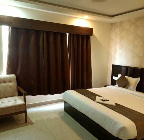 غرفة ديلوكس, Neelkanth