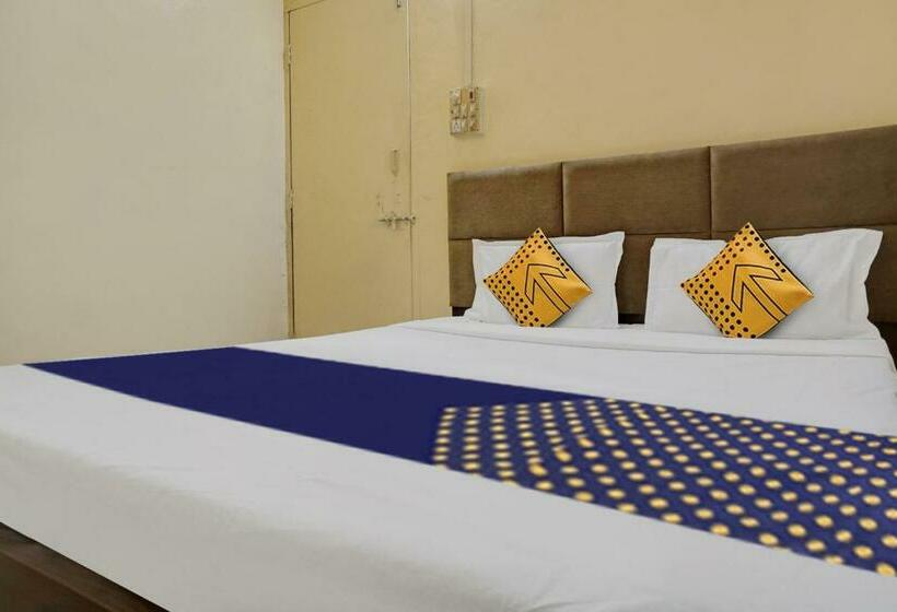 חדר קלאסי לשלושה, Spot On Hotel Sarkar