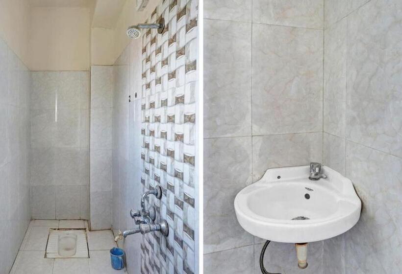 חדר קלאסי לשלושה, Spot On Hotel Sarkar