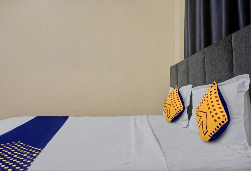 חדר קלאסי לשלושה, Spot On Hotel Sarkar