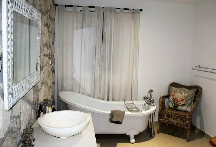Deluxe Suite King Bed, Kleinzee Oceanfront Guest House