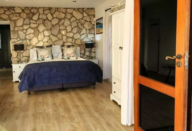 Deluxe Suite King Bed, Kleinzee Oceanfront Guest House
