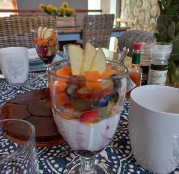 Дом 4 Спальни, Kleinzee Oceanfront Guest House