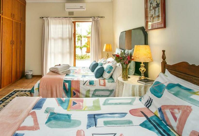 Трехместный Номер Стандарт Вид на Сад, Langenhoven B And B