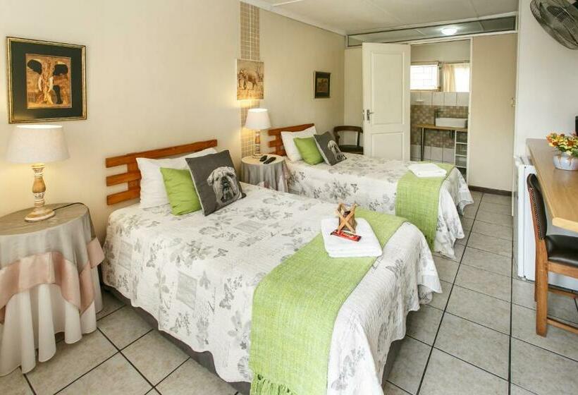 Номер Стандарт Вид на Сад, Langenhoven B And B