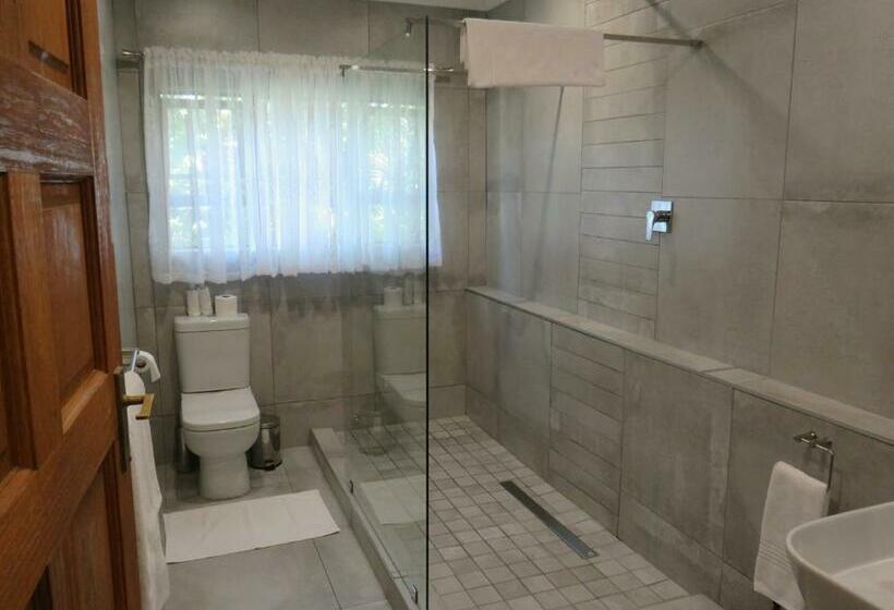 חדר דחוקס עם מיטת קינג, St Lucia Wetlands Guesthouse