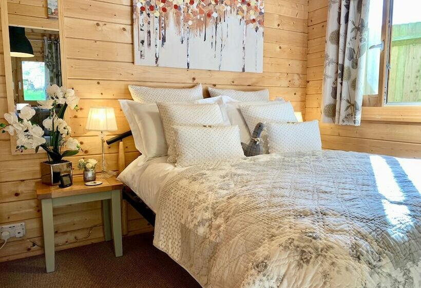 آپارتمان لوکس 1 خوابه, Duck Lodge B&b With Hot Tub