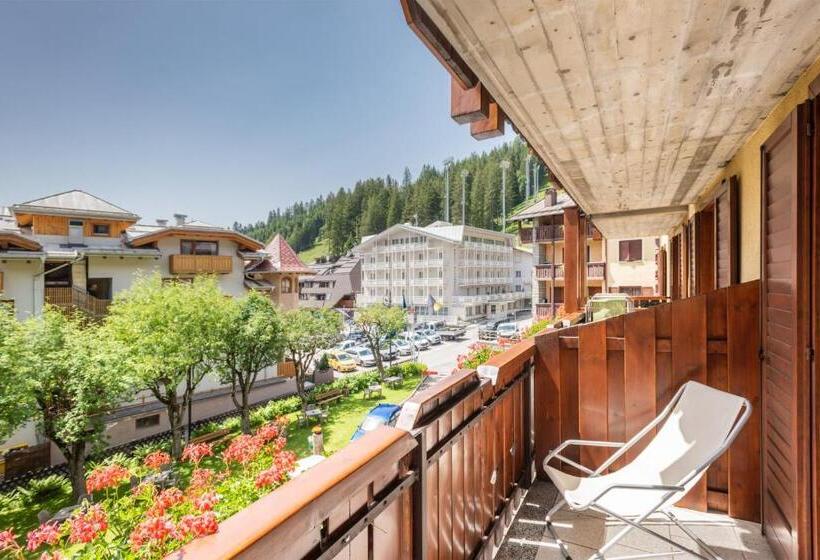 غرفة كمفورت مع بلكونة, Alpina