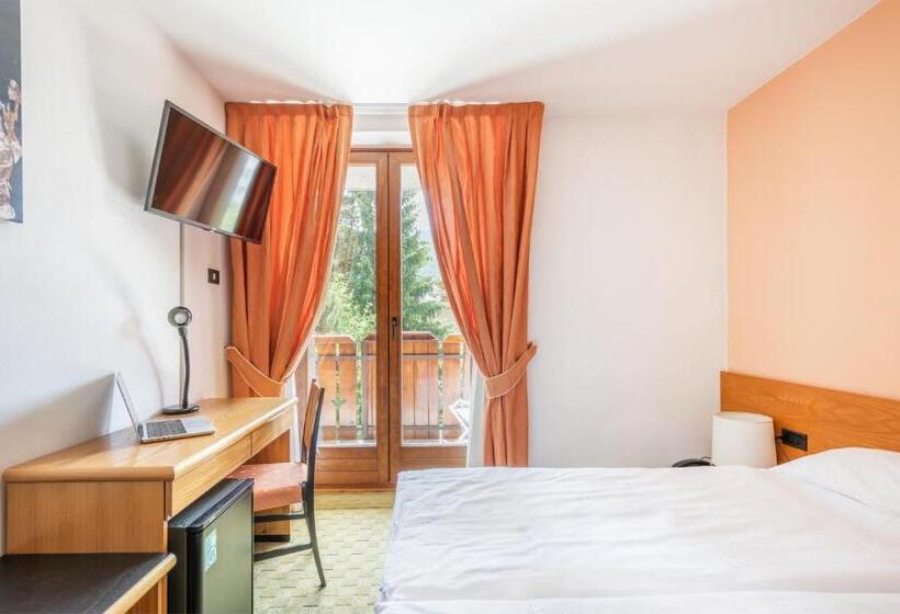 غرفة كمفورت مع بلكونة, Alpina