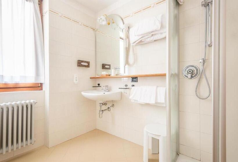 غرفة عائلية, Alpina