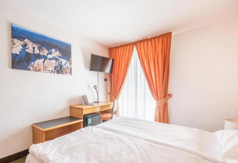 غرفة كمفورت مع بلكونة, Alpina