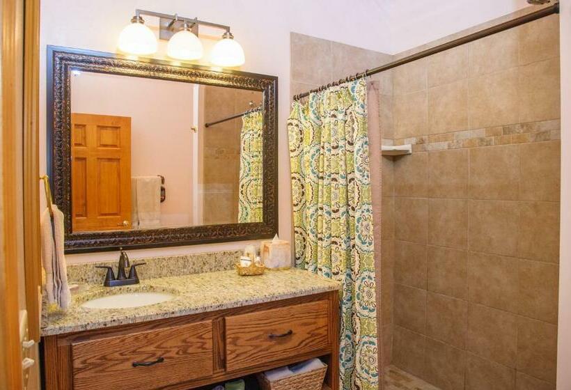 标准间, Berry Springs Lodge