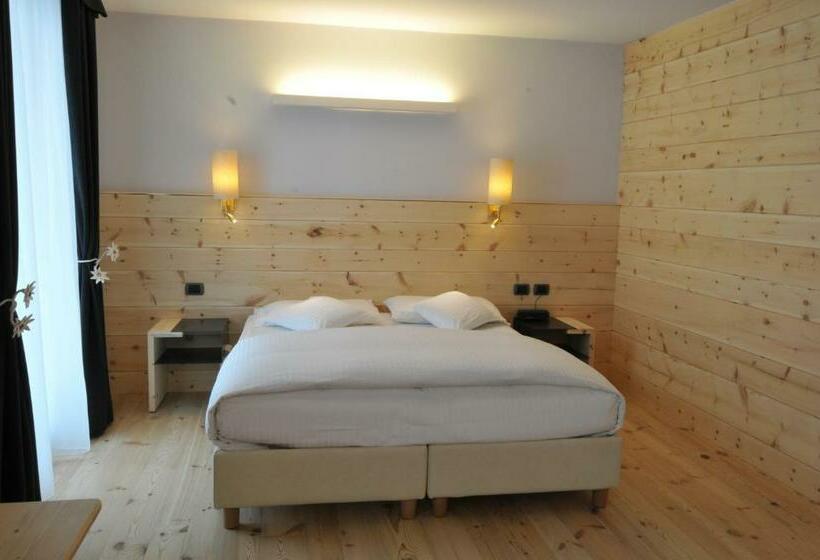 جناح جونيور, Chalet Laura Lodge