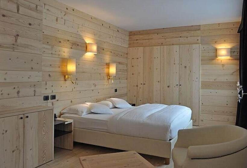 جناح جونيور, Chalet Laura Lodge