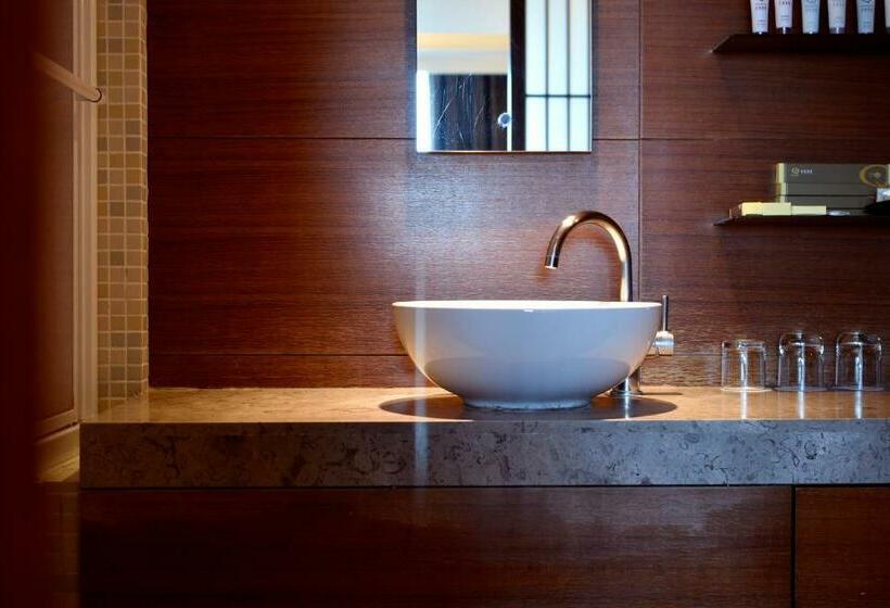 اتاق خانوادگی, Fu Lyu Inn