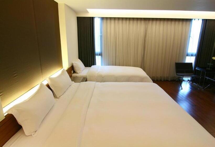 اتاق استاندارد سه نفره, Fu Lyu Inn