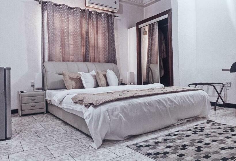 Люкс, Hill View Hotel West Airport