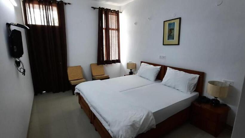 Номер Стандарт, New Delhi Ymca Tourist Hostel